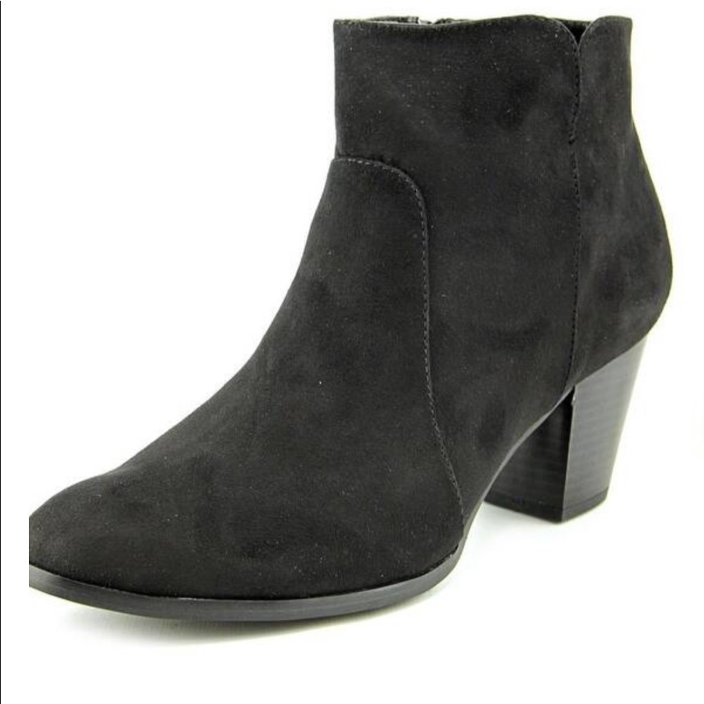 Style & Co. Faux Suede Charlees Ankle Boots size 7